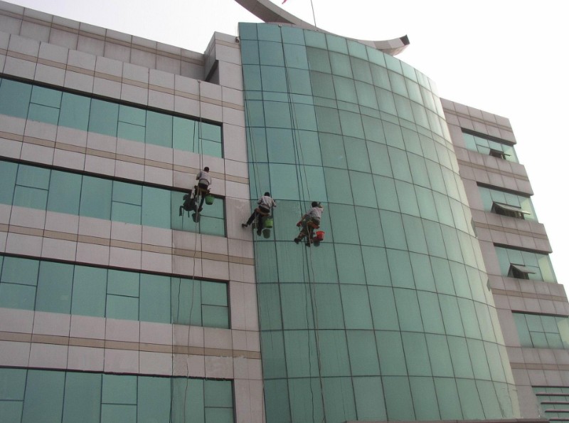 杭州锦江外墙蜘蛛人清洗 高空玻璃清洗公司电话