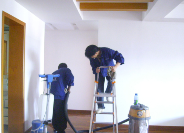 专业承接日常保洁服务，家电清洗、地毯清洗等