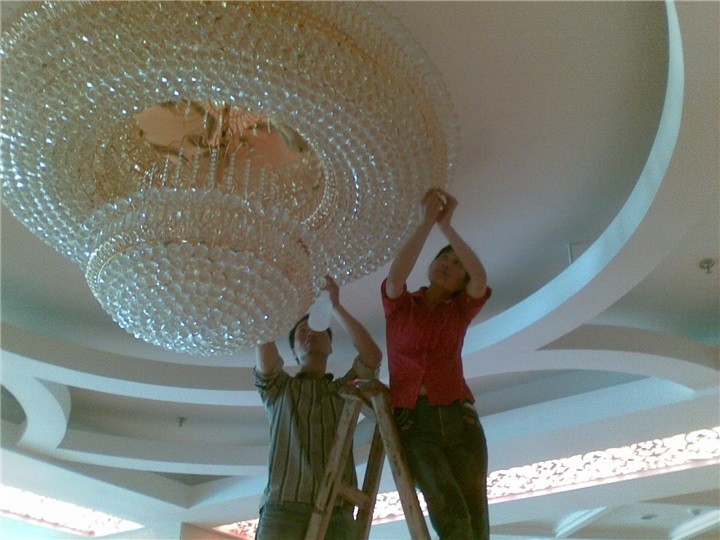 专业承接日常保洁服务，家电清洗、地毯清洗等